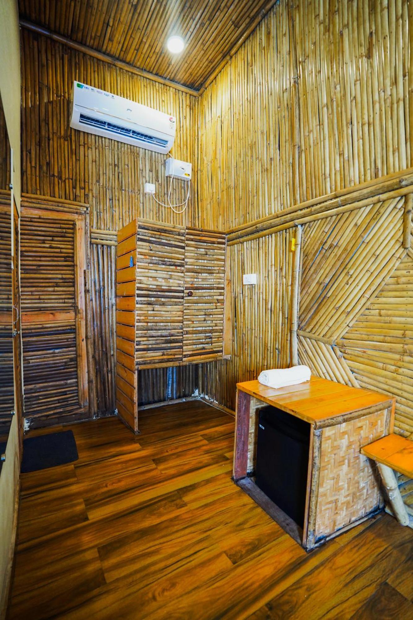 Bayview Pool Resort *