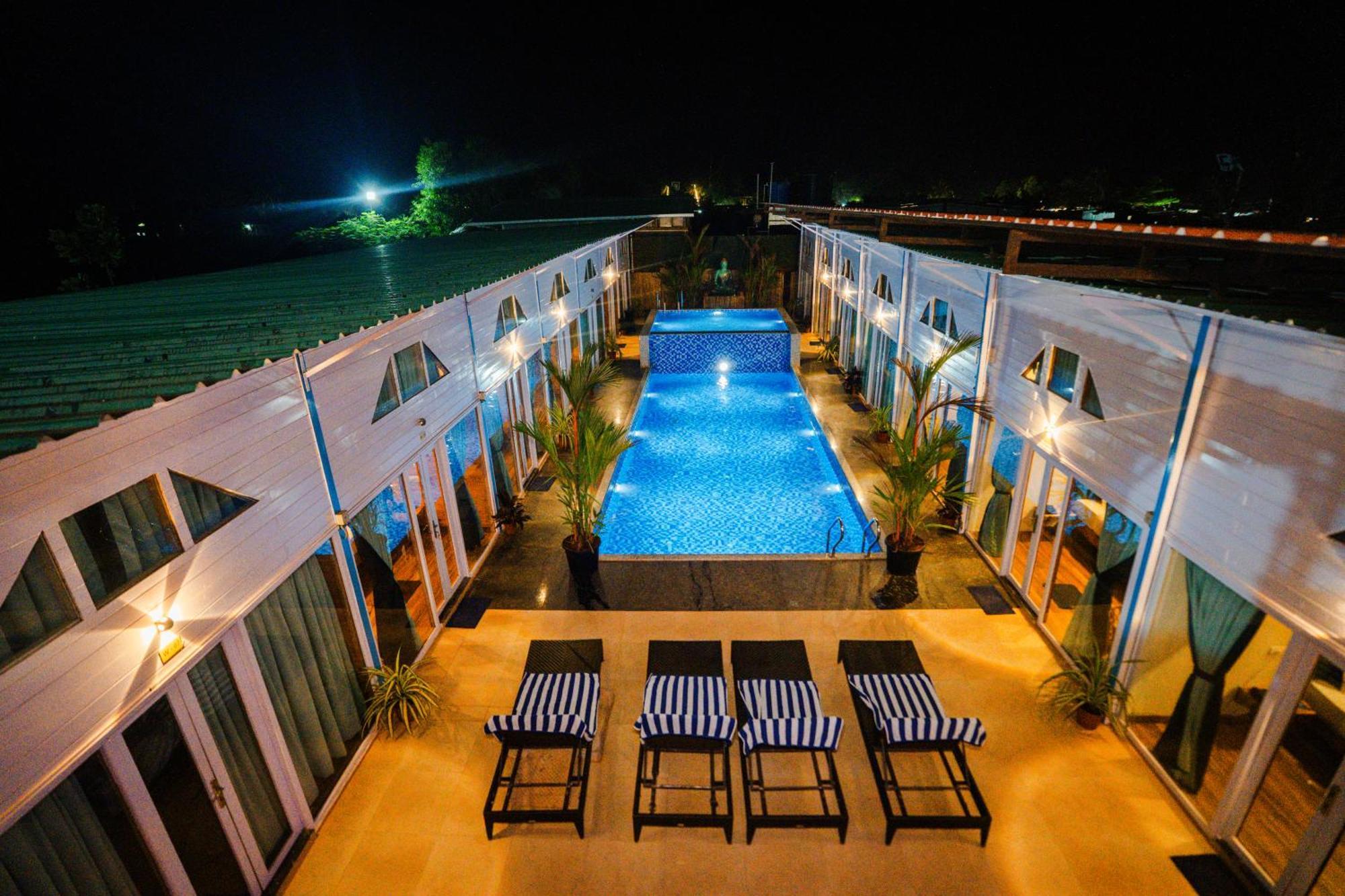 Resort Bayview Pool