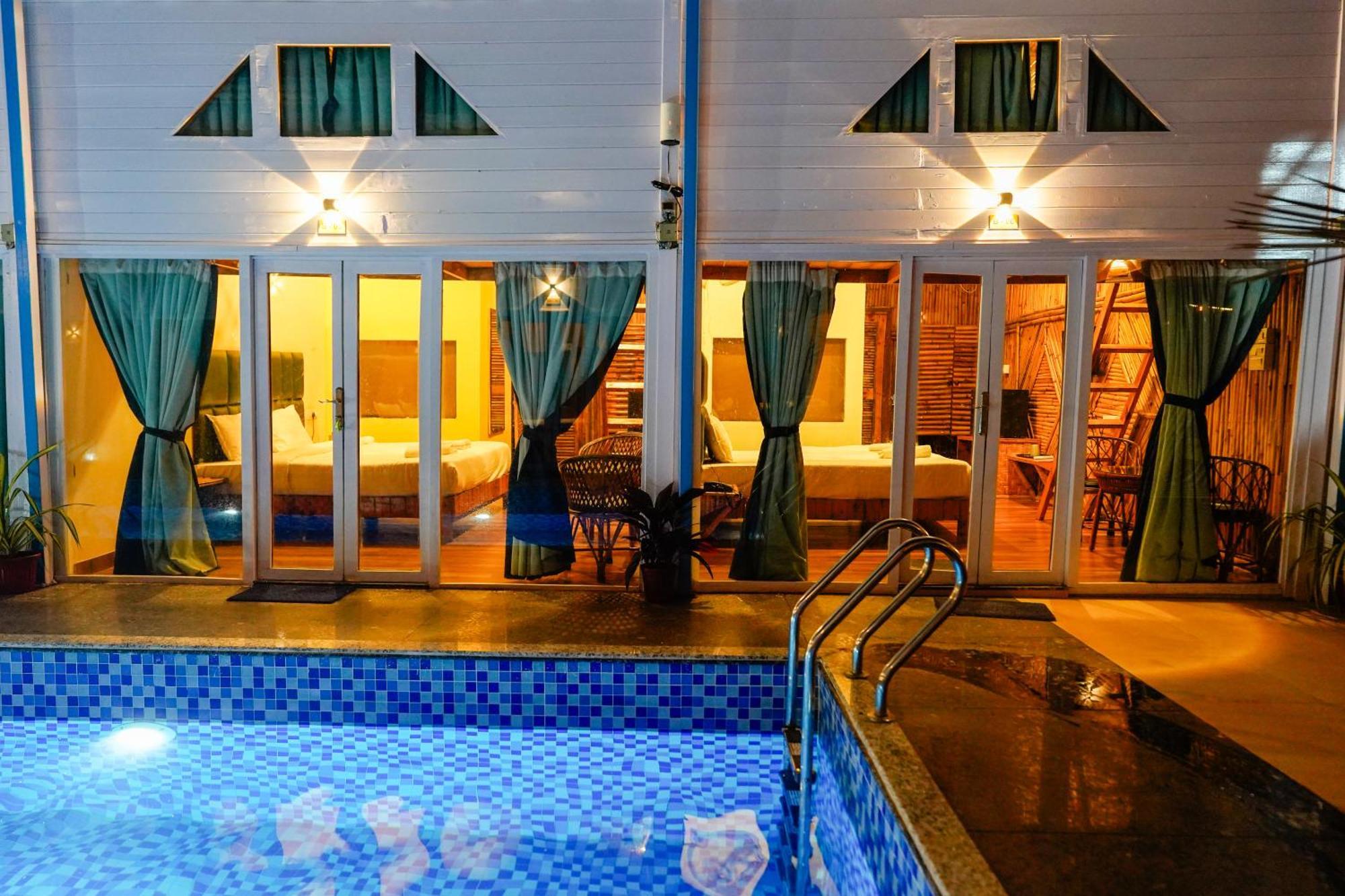 Resort Bayview Pool Anjuna