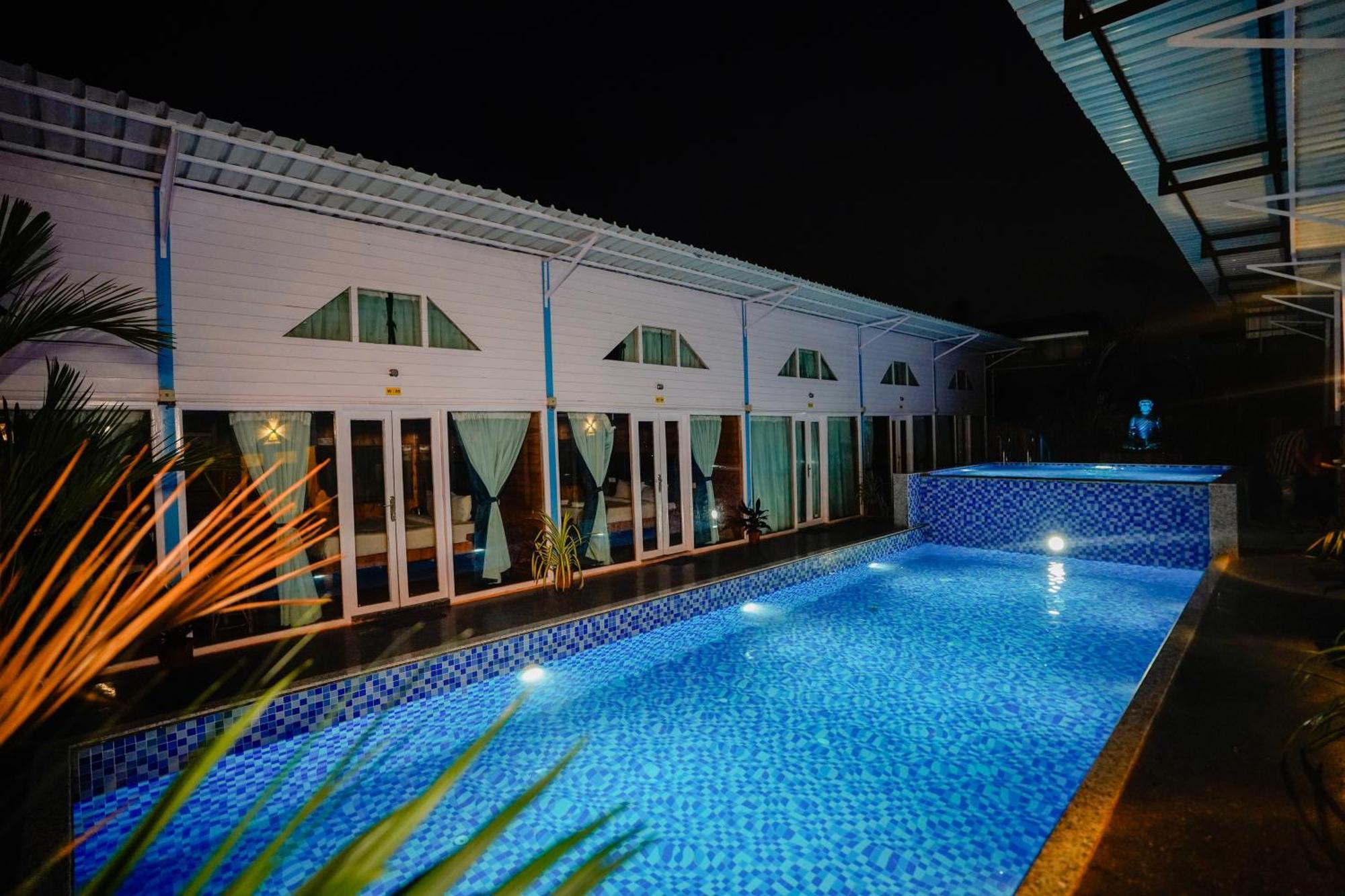 Resort Bayview Pool
